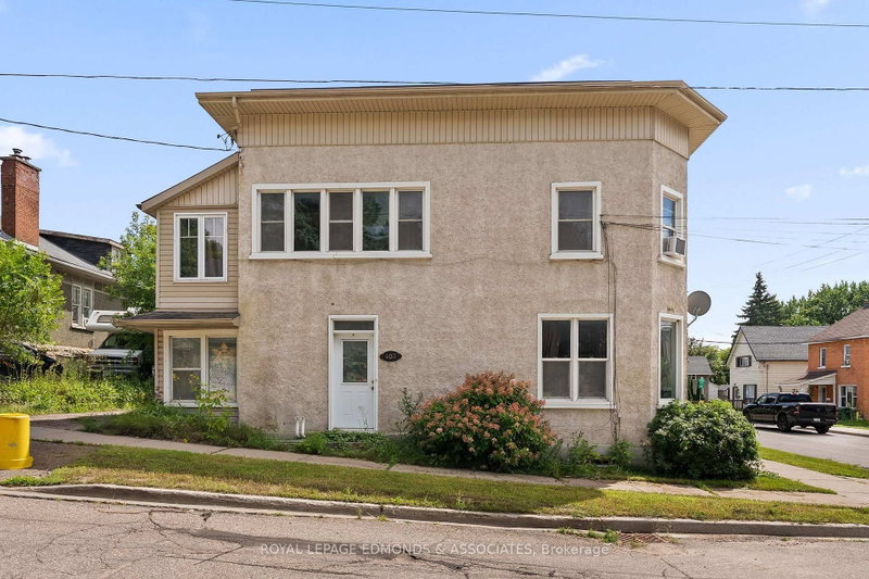 403 Mackay Street