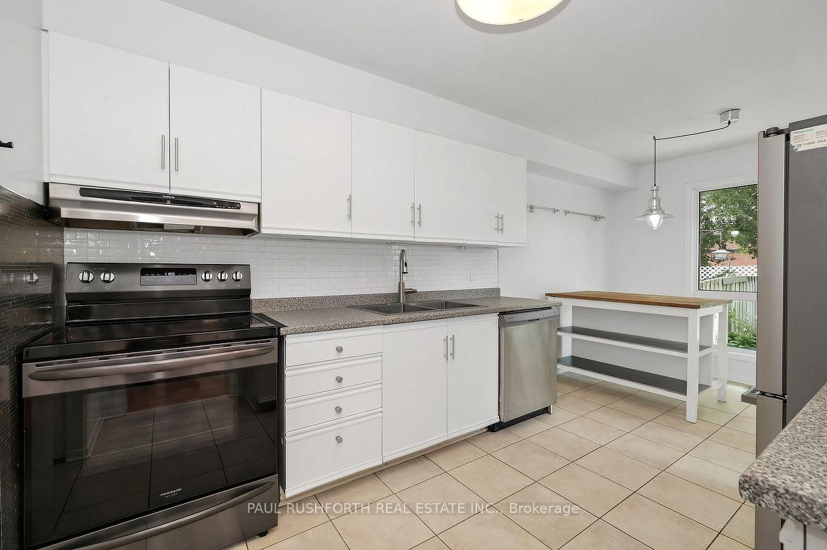244 Huntersfield Drive • Ottawa, ON photo 10