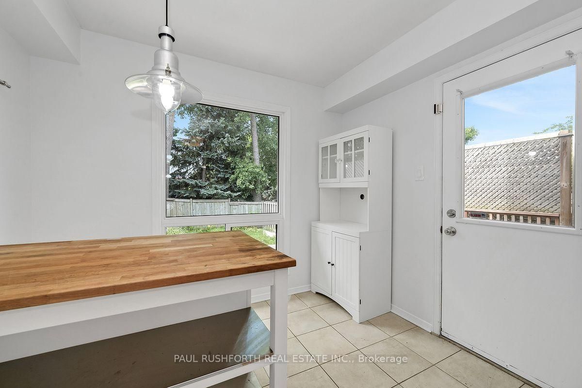 244 Huntersfield Drive • Ottawa, ON photo 12