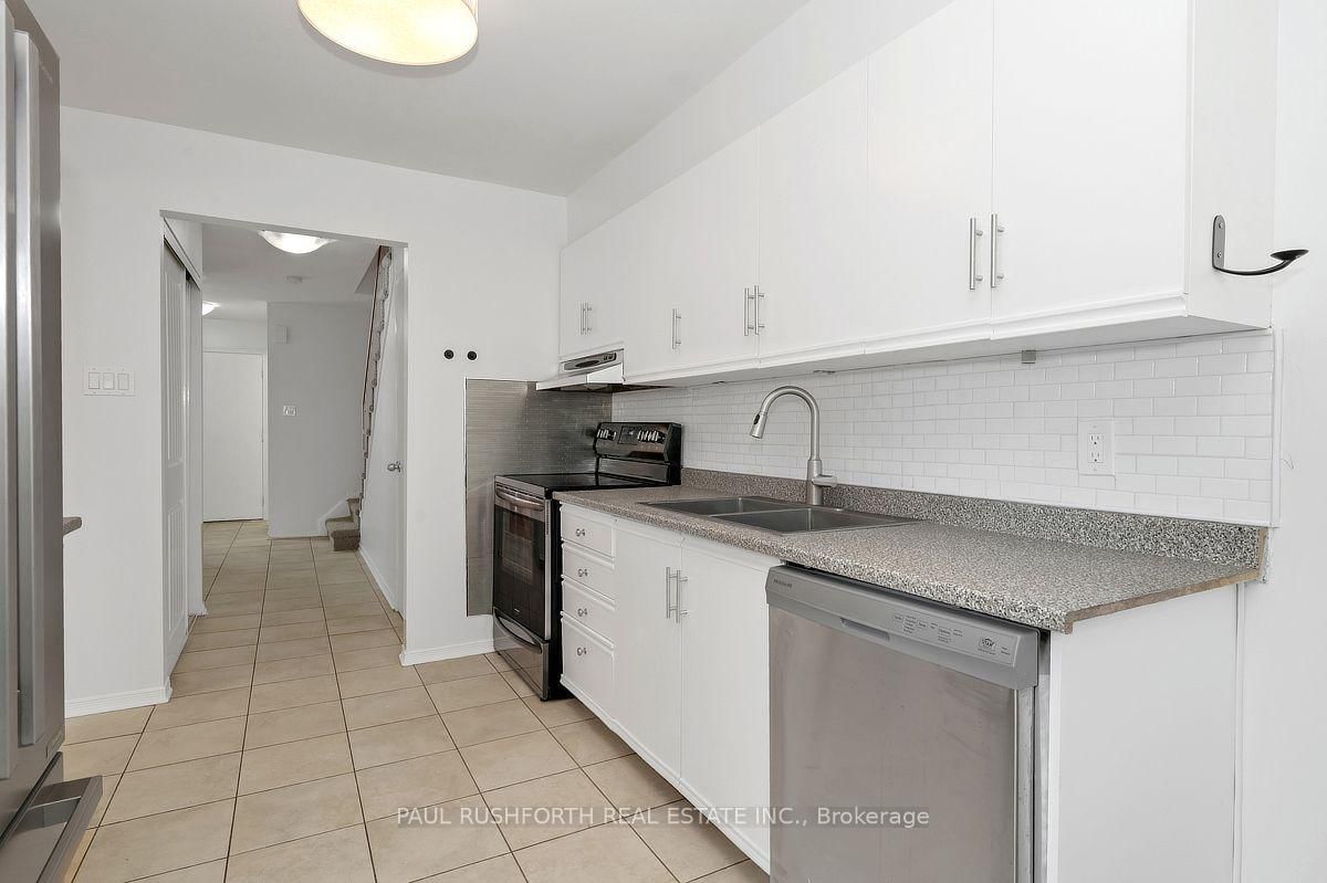 244 Huntersfield Drive • Ottawa, ON photo 13