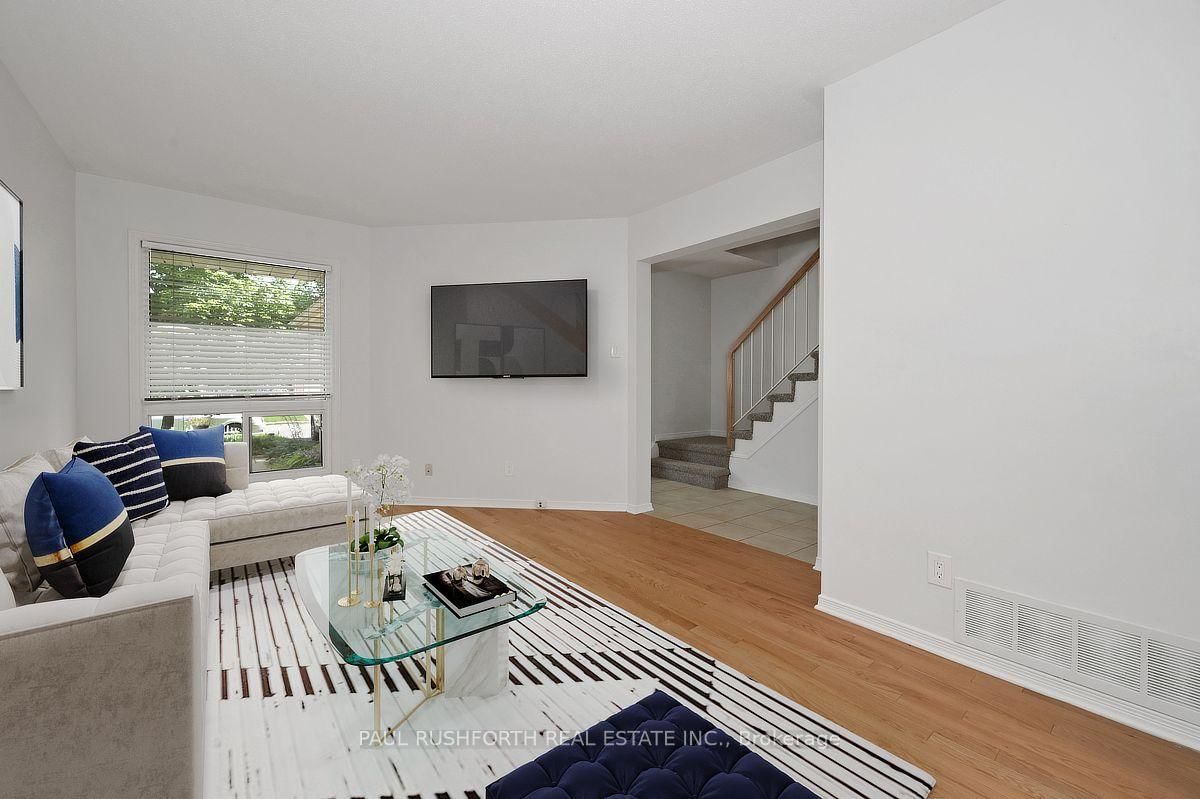 244 Huntersfield Drive • Ottawa, ON photo 5
