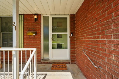 21 Gardiner Crescent • Cobourg, ON photo 5
