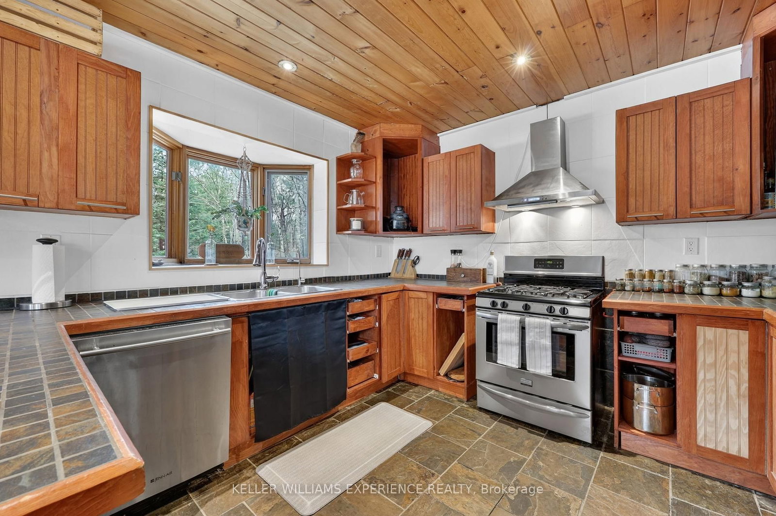 1115 Sherwood Forest Road • Bracebridge, ON photo 10