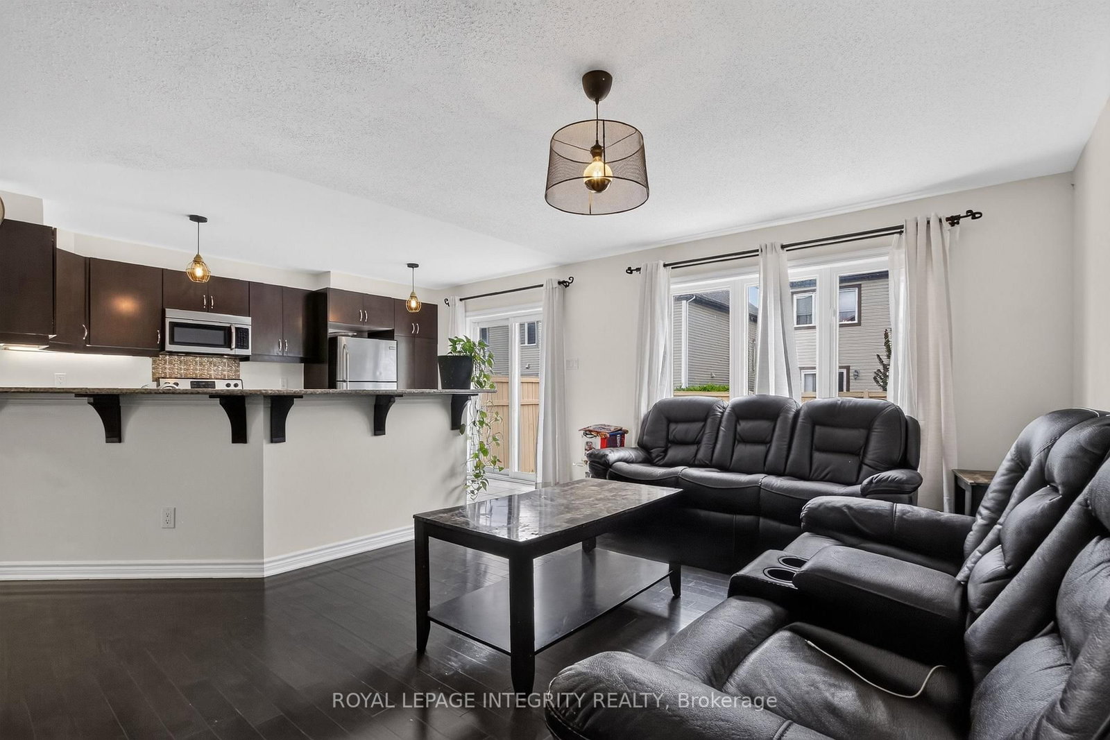 414 MEADOWHAWK Crescent • Ottawa, ON photo 10