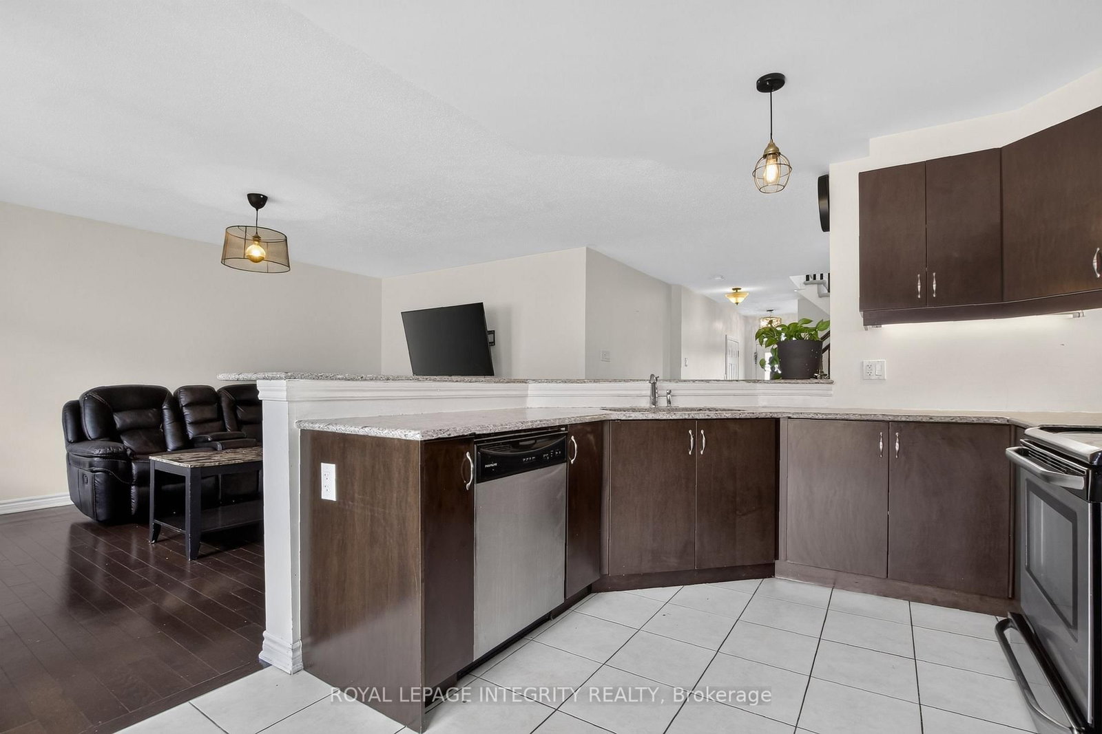414 MEADOWHAWK Crescent • Ottawa, ON photo 13