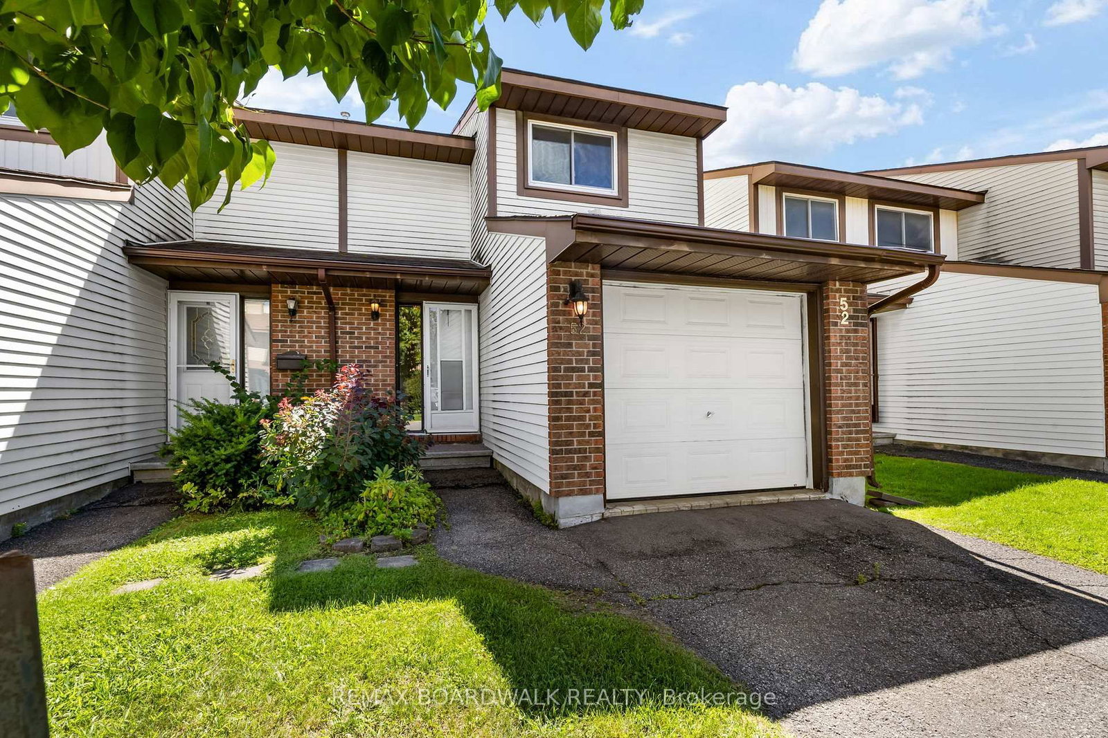 52 Baneberry Crescent • Ottawa, ON photo 2