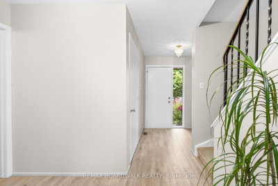 52 Baneberry Crescent • Ottawa, ON photo 5