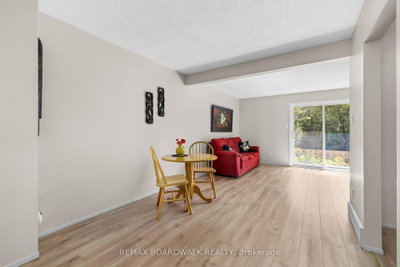 52 Baneberry Crescent • Ottawa, ON photo 9