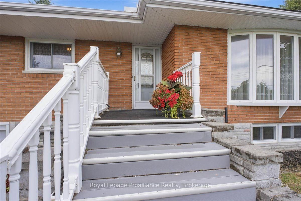 68 Riverside Parkway • Hastings, ON photo 4