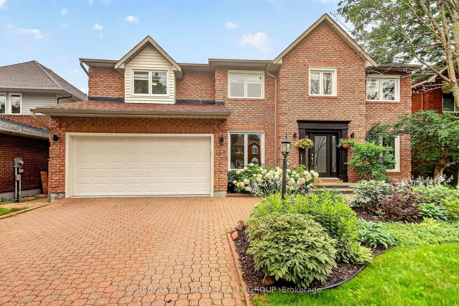 185 Knudson Drive • Kanata, ON photo 2