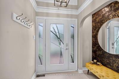 185 Knudson Drive • Kanata, ON photo 5