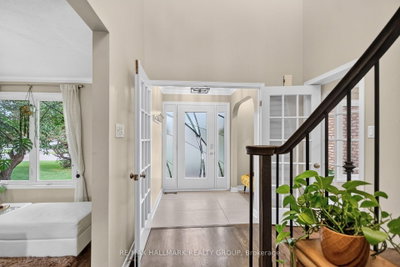 185 Knudson Drive • Kanata, ON photo 6