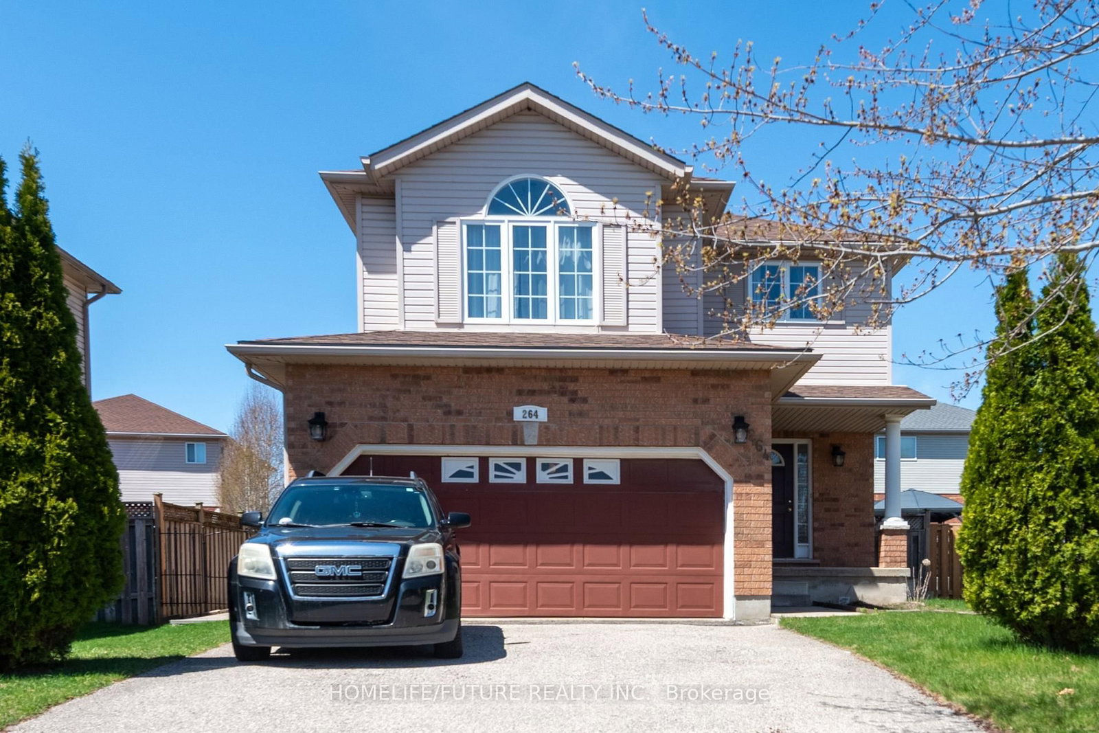 264 Holbeach Court • Waterloo, ON photo 1
