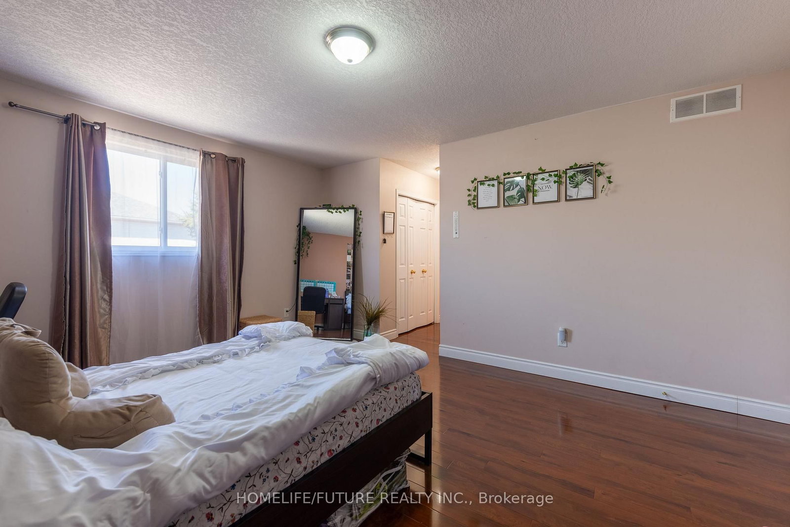 264 Holbeach Court • Waterloo, ON photo 31