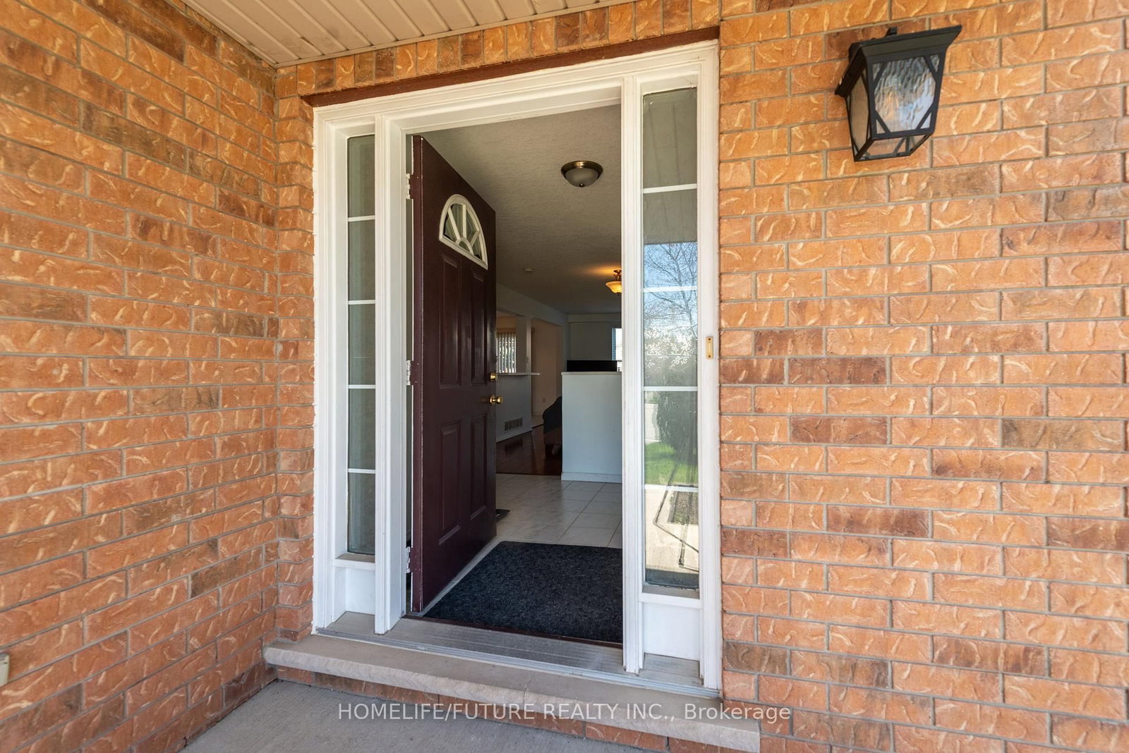 264 Holbeach Court • Waterloo, ON photo 9