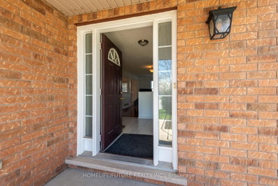 264 Holbeach Court • Waterloo, ON photo 9