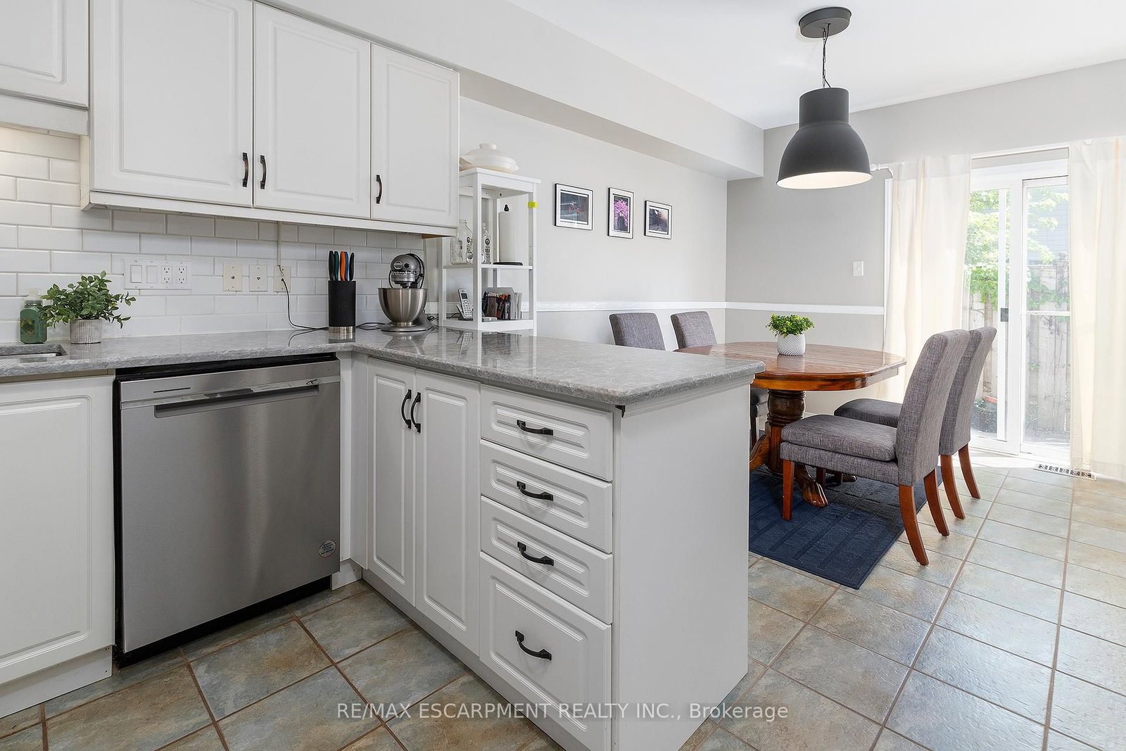 41 Valridge Drive • Hamilton, ON photo 9