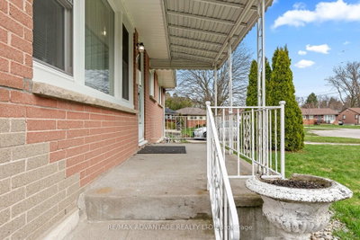 1920 Duluth Crescent • London East, ON photo 3