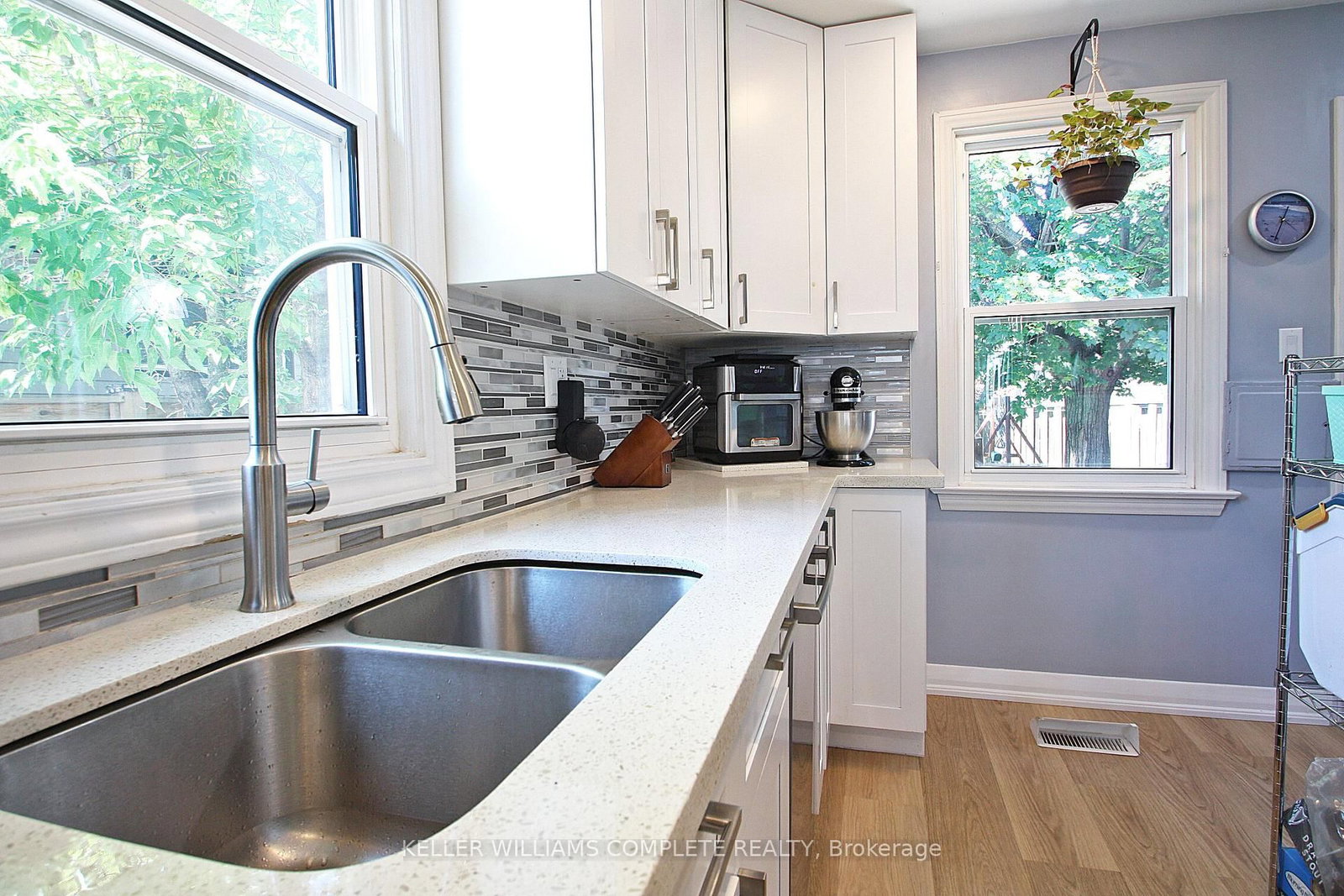 7 Lampton Place • Hamilton, ON photo 8