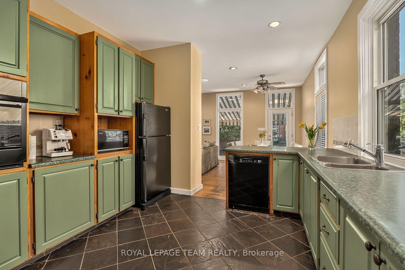 139 Fourth Avenue • Ottawa, ON photo 16