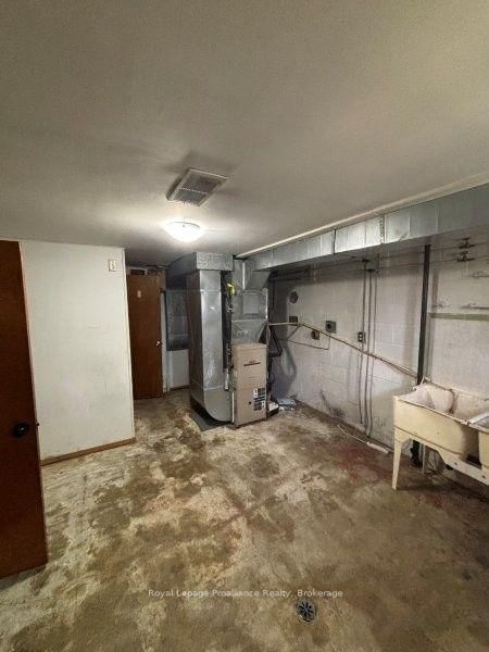 112 Sidney Street • Belleville, ON photo 25