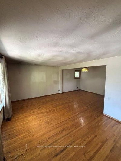 112 Sidney Street • Belleville, ON photo 8