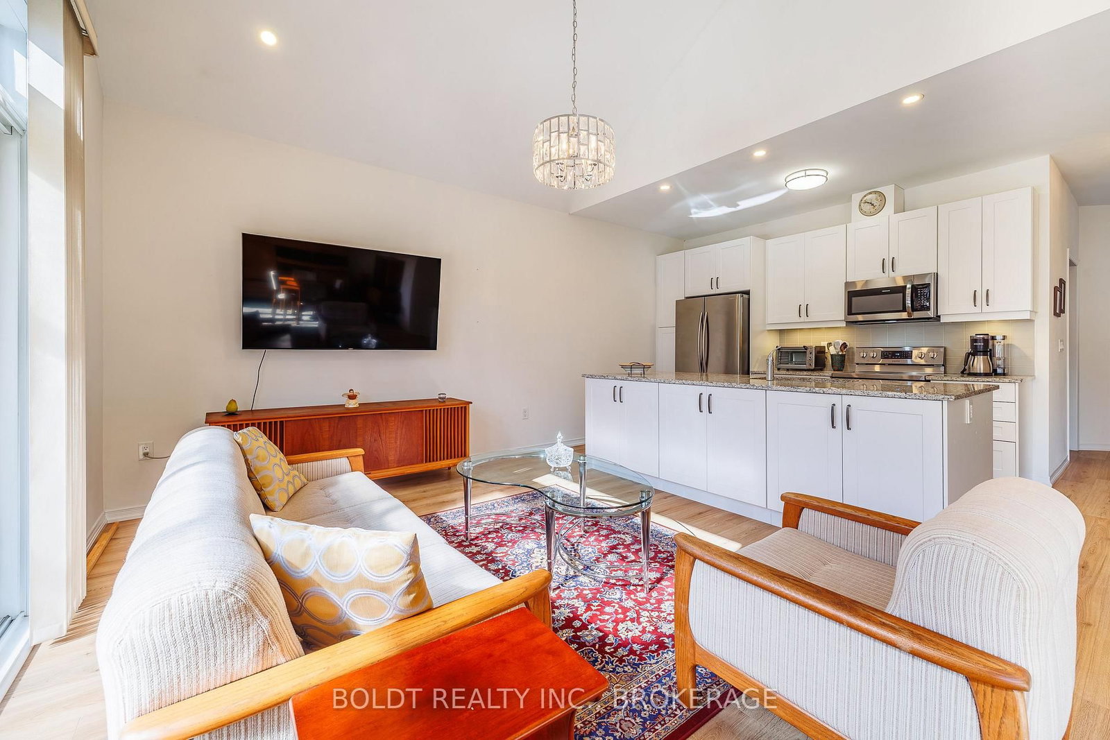 35 Cosmopolitan Common • St. Catharines, ON photo 11