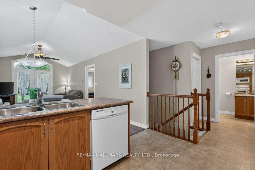 22 Jenny Crescent • #18 • West Lincoln, ON photo 10