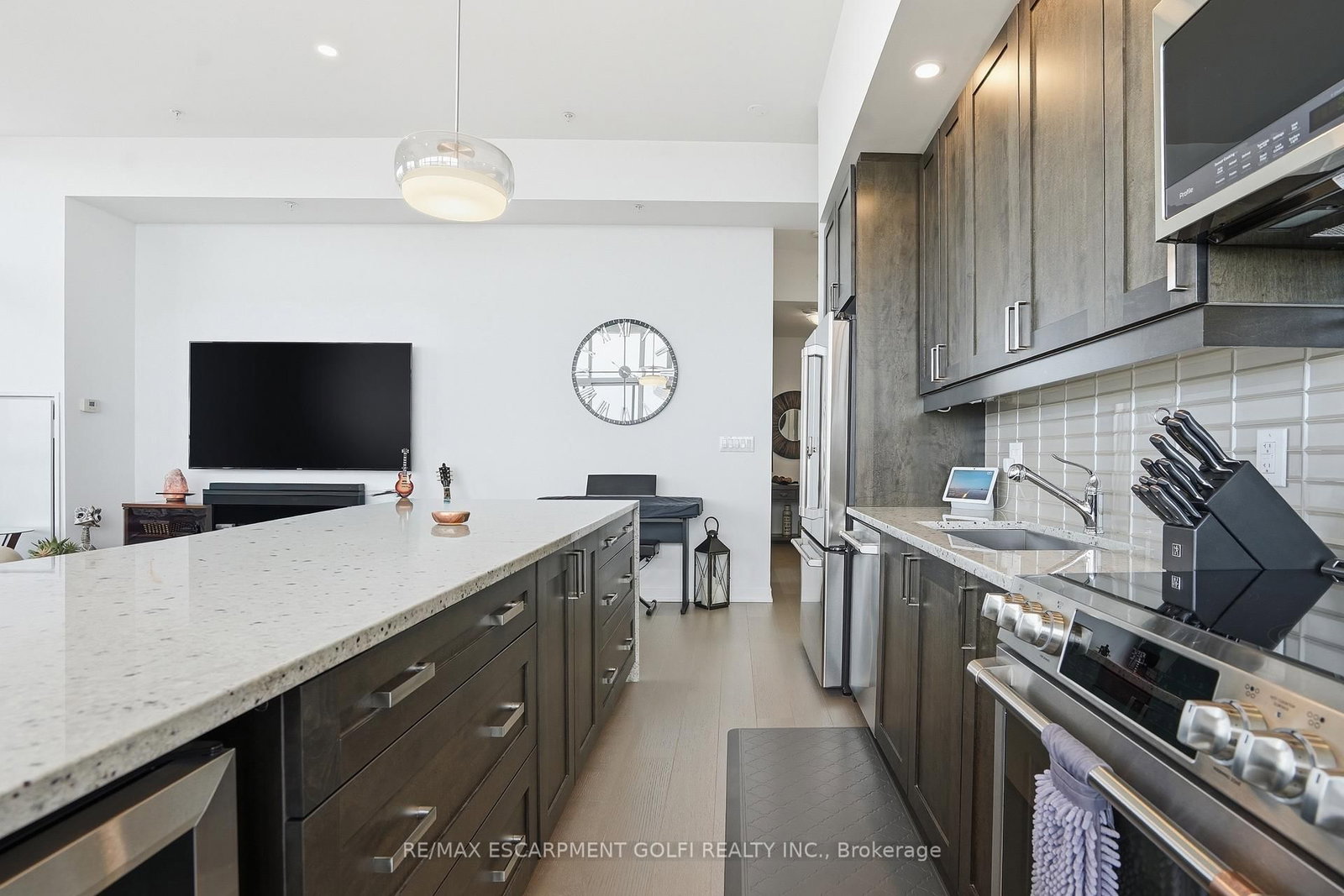 550 NORTH SERVICE Road • #1504 • Grimsby, ON photo 12