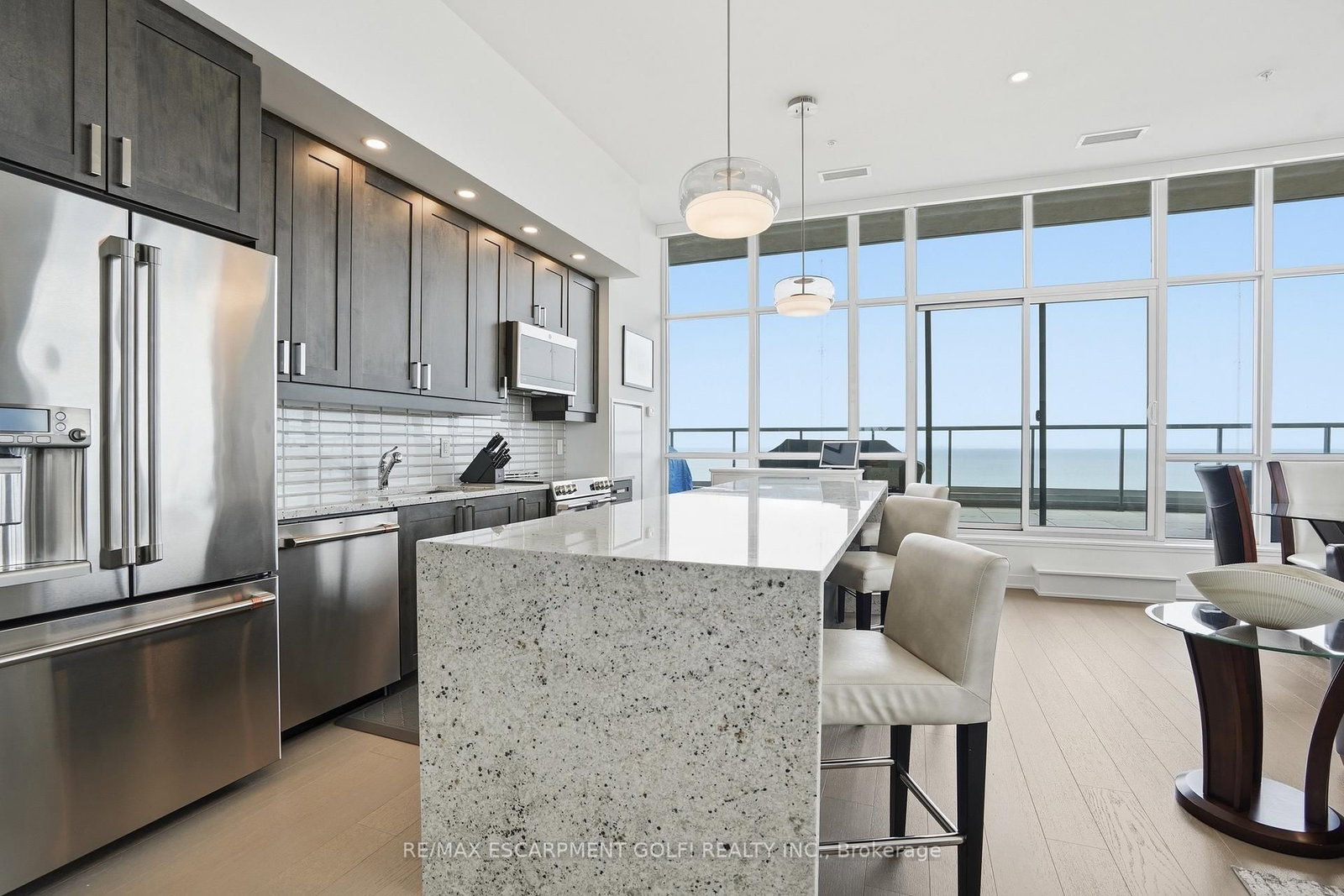 550 NORTH SERVICE Road • #1504 • Grimsby, ON photo 15