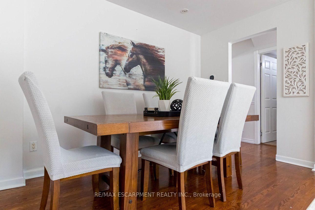 111 Larch Street • Hamilton, ON photo 12