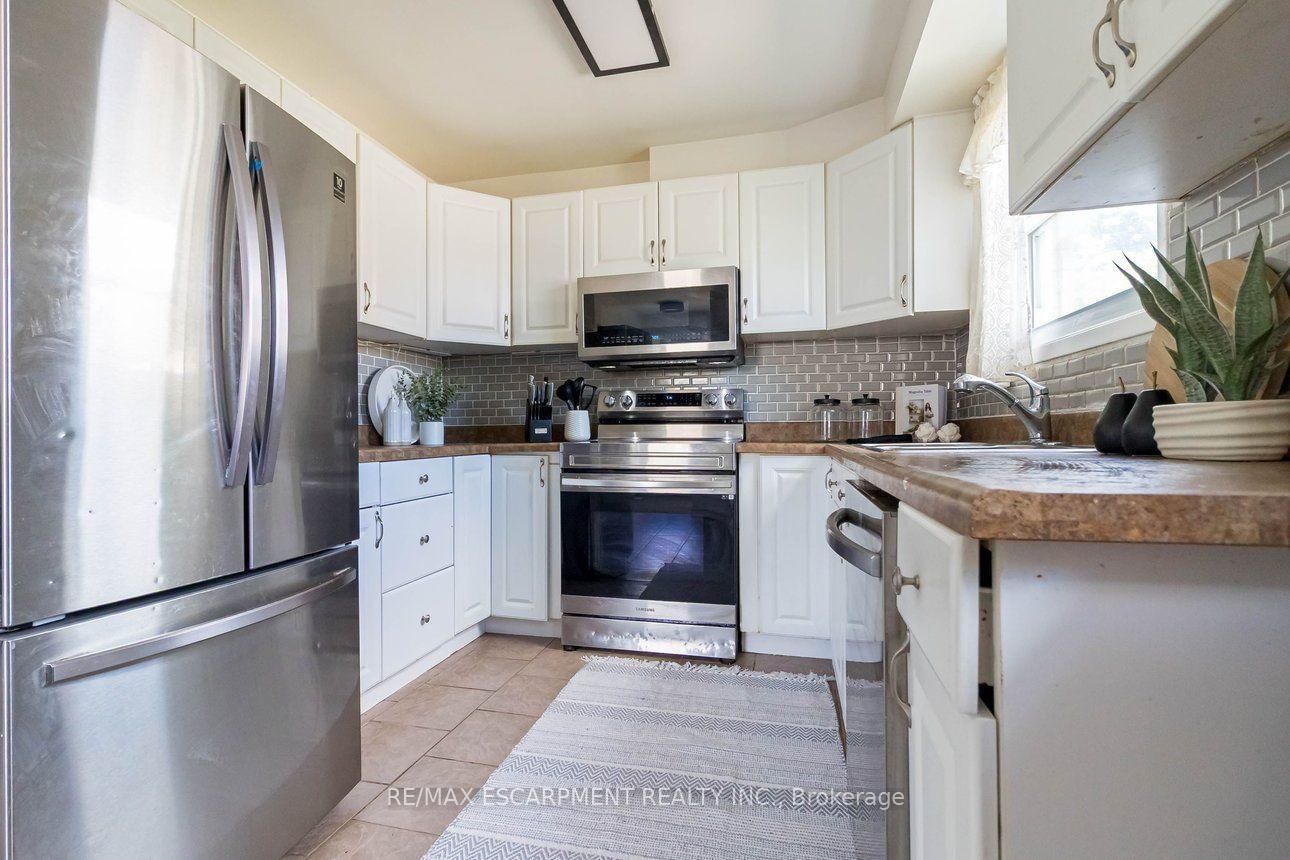 111 Larch Street • Hamilton, ON photo 16