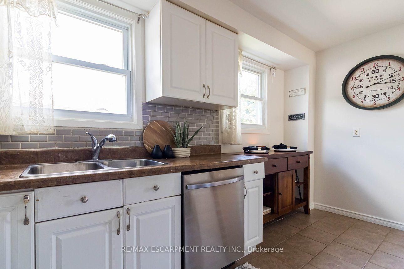 111 Larch Street • Hamilton, ON photo 17