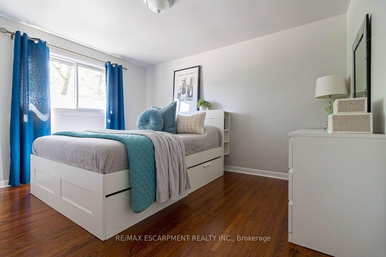 111 Larch Street • Hamilton, ON photo 29