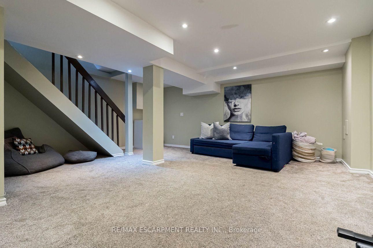 111 Larch Street • Hamilton, ON photo 38