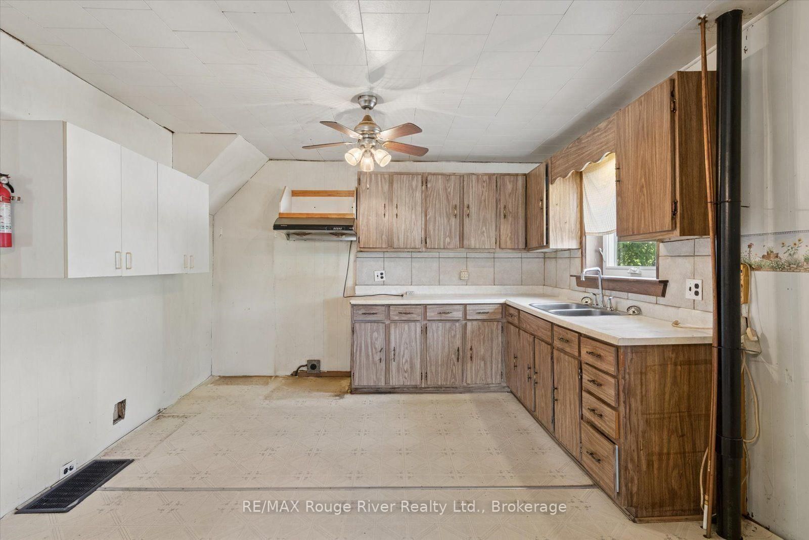 41 Victoria Street • Limoges, ON photo 12
