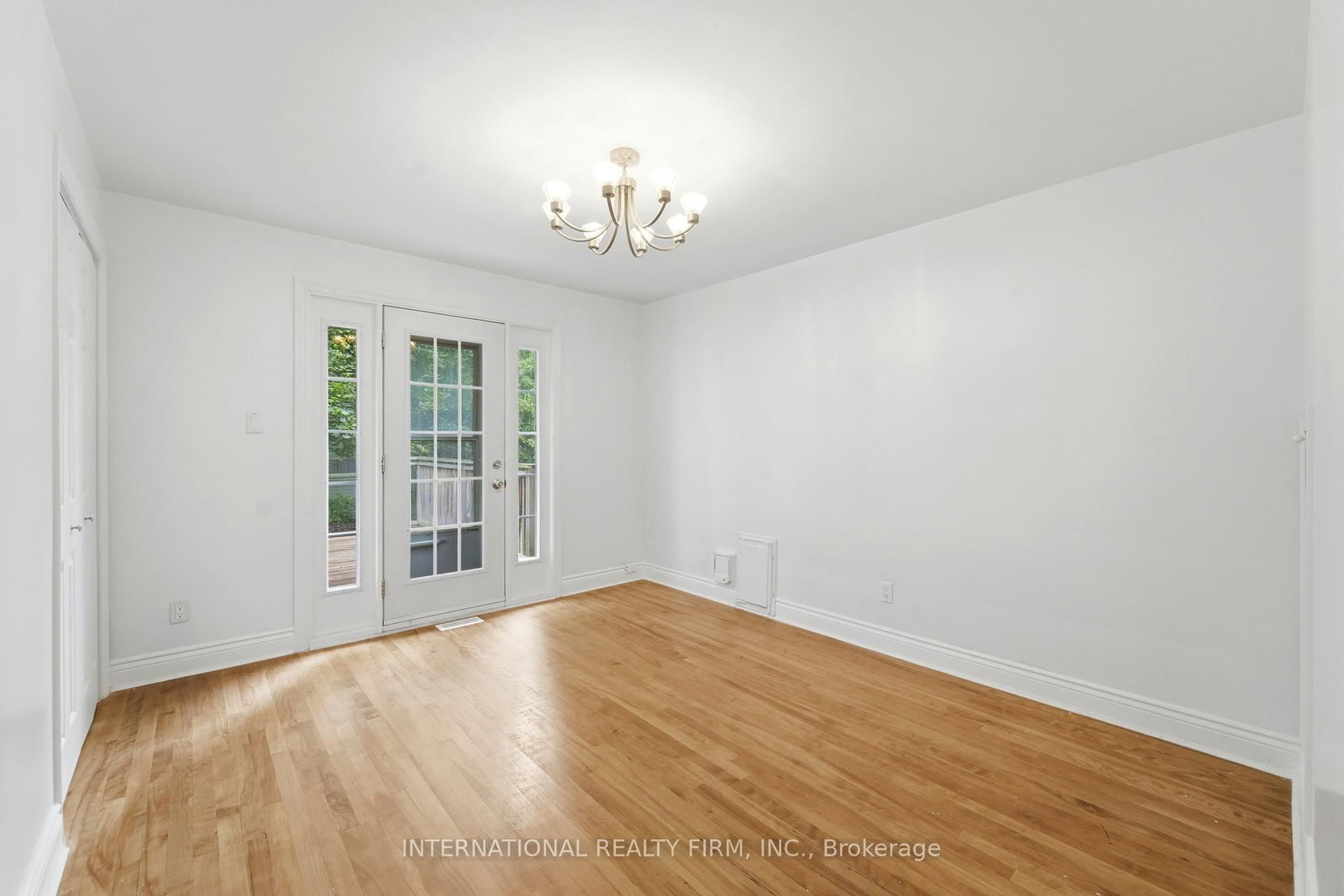 1213 ERINDALE Drive • Ottawa, ON photo 11