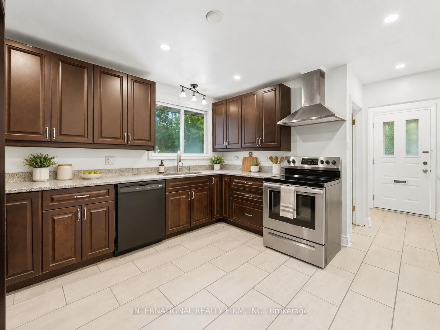 1213 ERINDALE Drive • Ottawa, ON photo 14