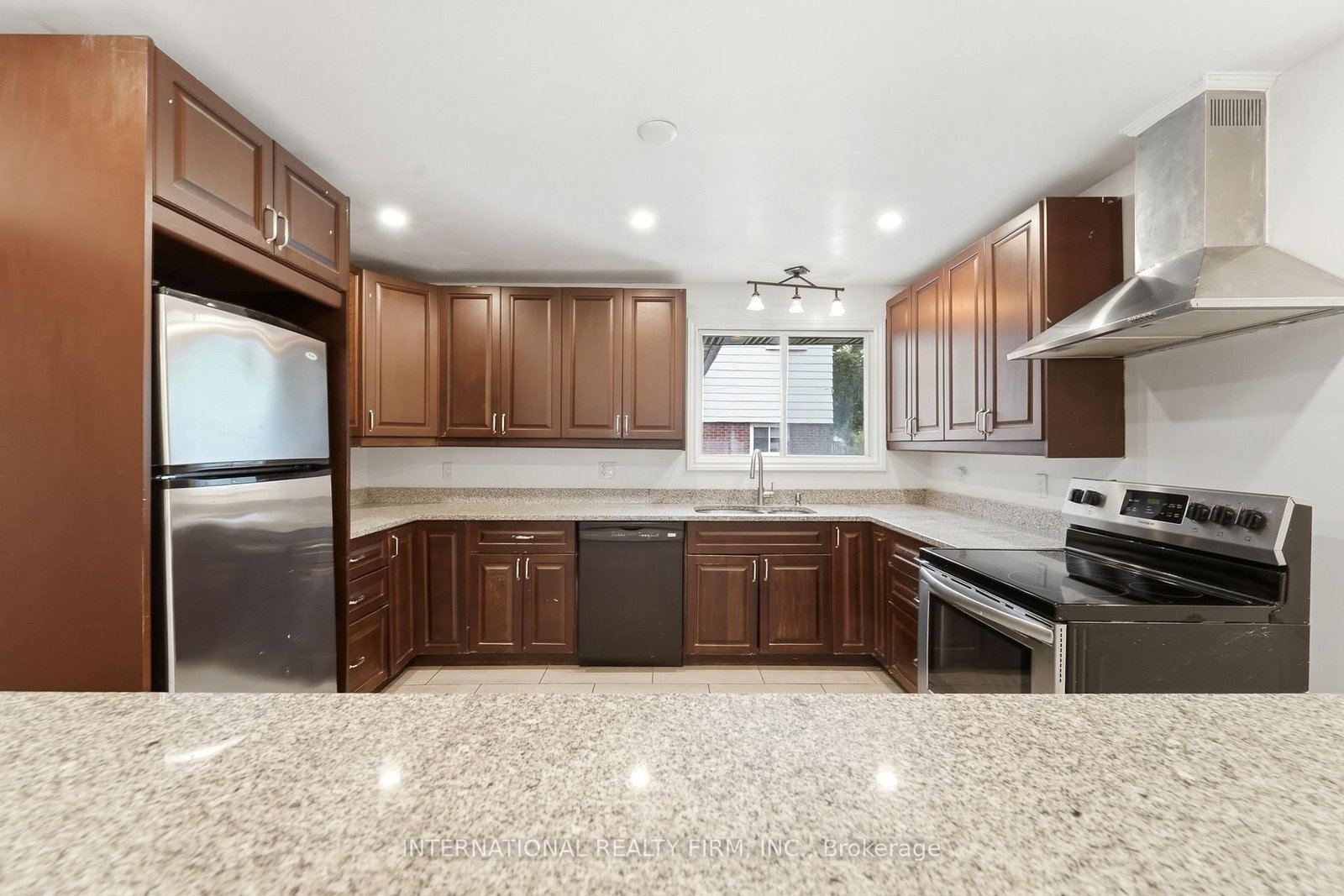 1213 ERINDALE Drive • Ottawa, ON photo 15