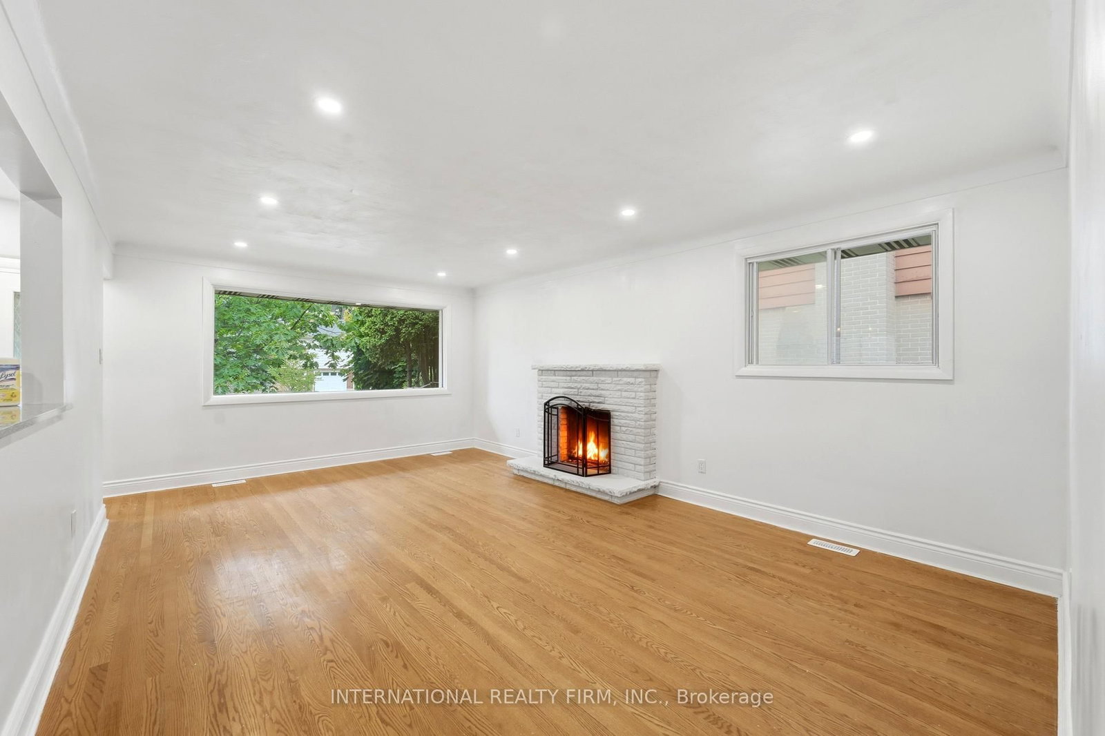 1213 ERINDALE Drive • Ottawa, ON photo 5
