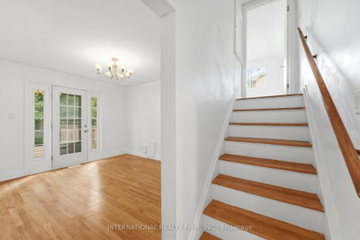 1213 ERINDALE Drive • Ottawa, ON photo 9
