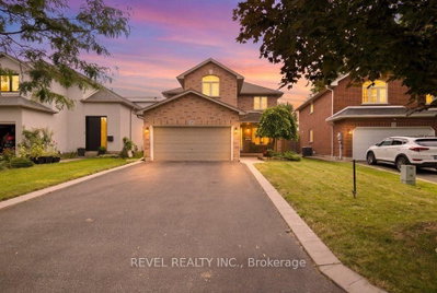 28 Lake Street • Grimsby, ON photo 3