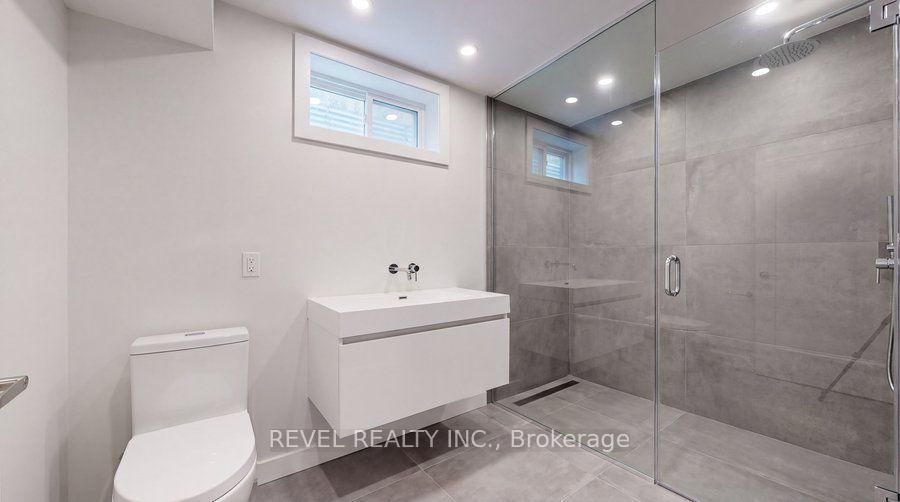 28 Lake Street • Grimsby, ON photo 37