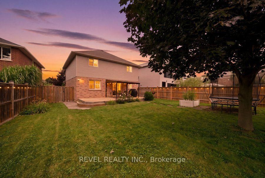 28 Lake Street • Grimsby, ON photo 38