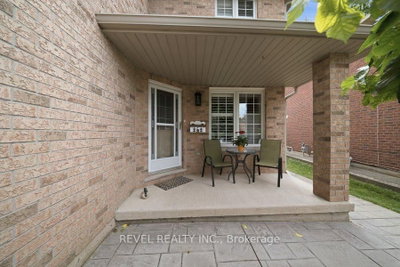 28 Lake Street • Grimsby, ON photo 9