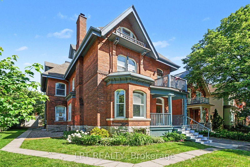 475 MacLaren Street