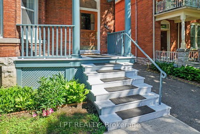 475 MacLaren Street • Ottawa, ON photo 3