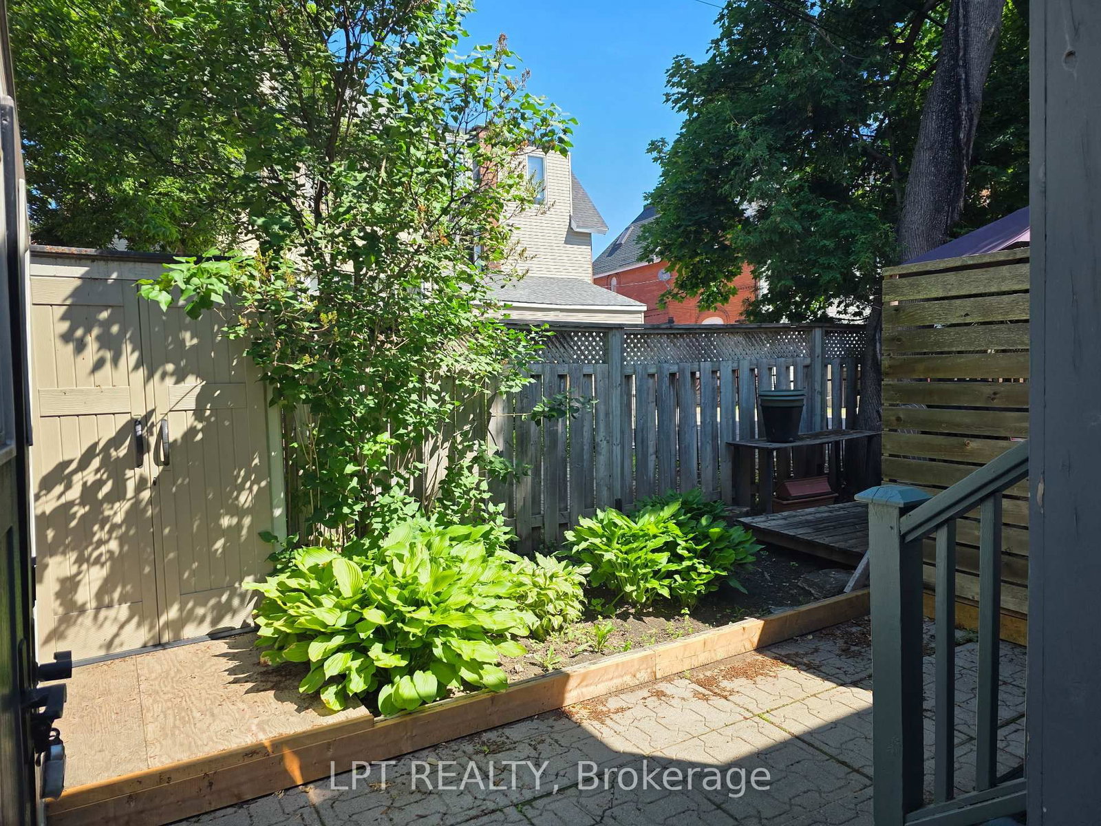 475 MacLaren Street • Ottawa, ON photo 37