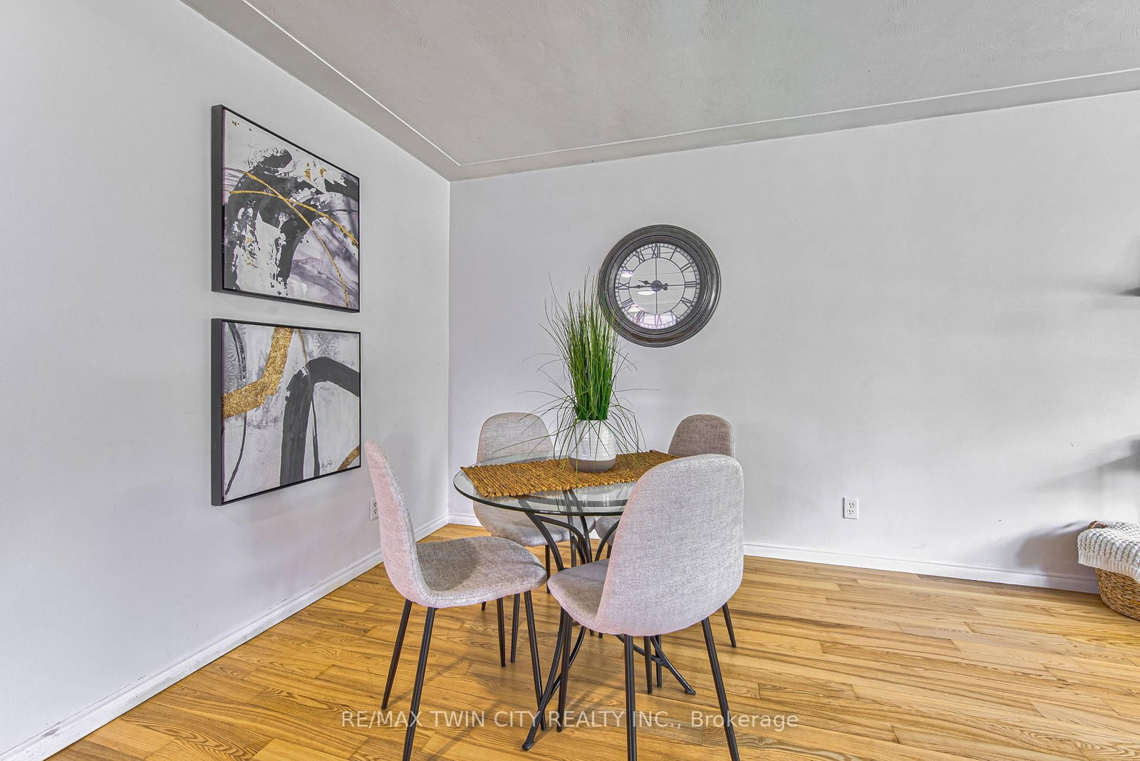 104 Springbank Crescent • Waterloo, ON photo 12
