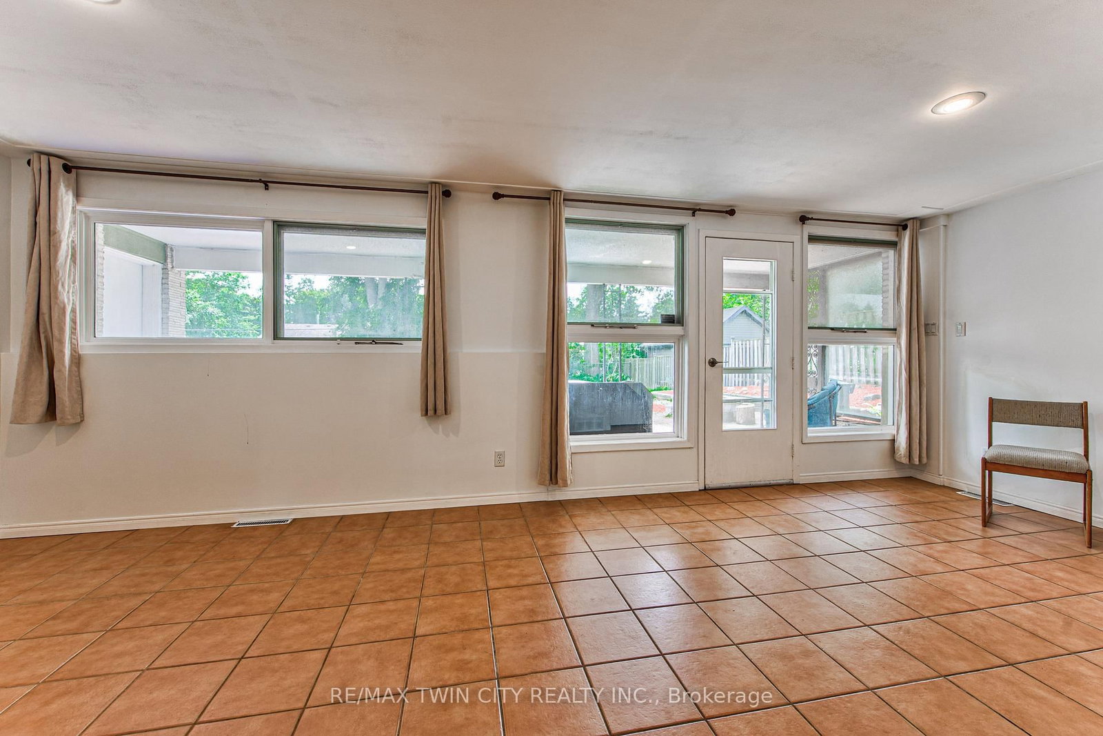 104 Springbank Crescent • Waterloo, ON photo 21